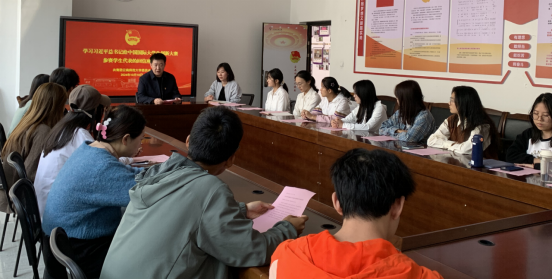 云南师范大学师生深入学习习近平总书记回信精神，共话创新大赛新篇章